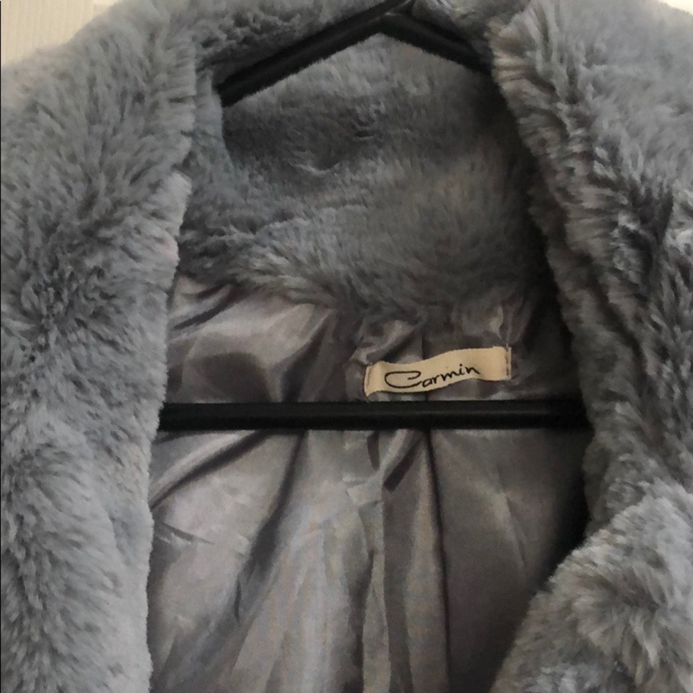 Vest - Picture 3 of 5